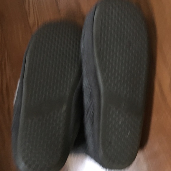 Slippers- Boot style - Picture 3 of 3